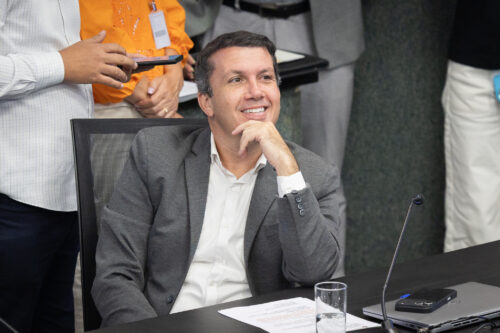 - Camilo Martins (PODEMOS)