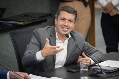 - Camilo Martins (PODEMOS)