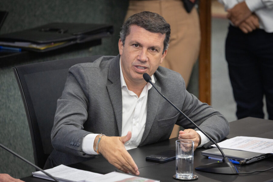 - Camilo Martins (PODEMOS)