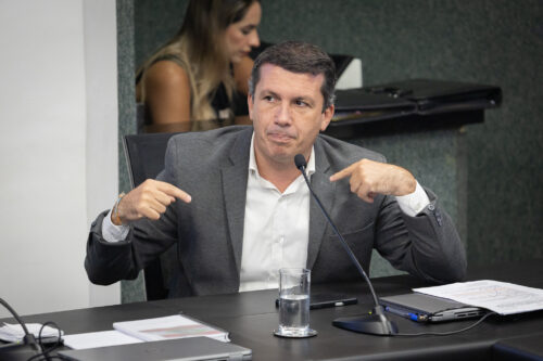 - Camilo Martins (PODEMOS)