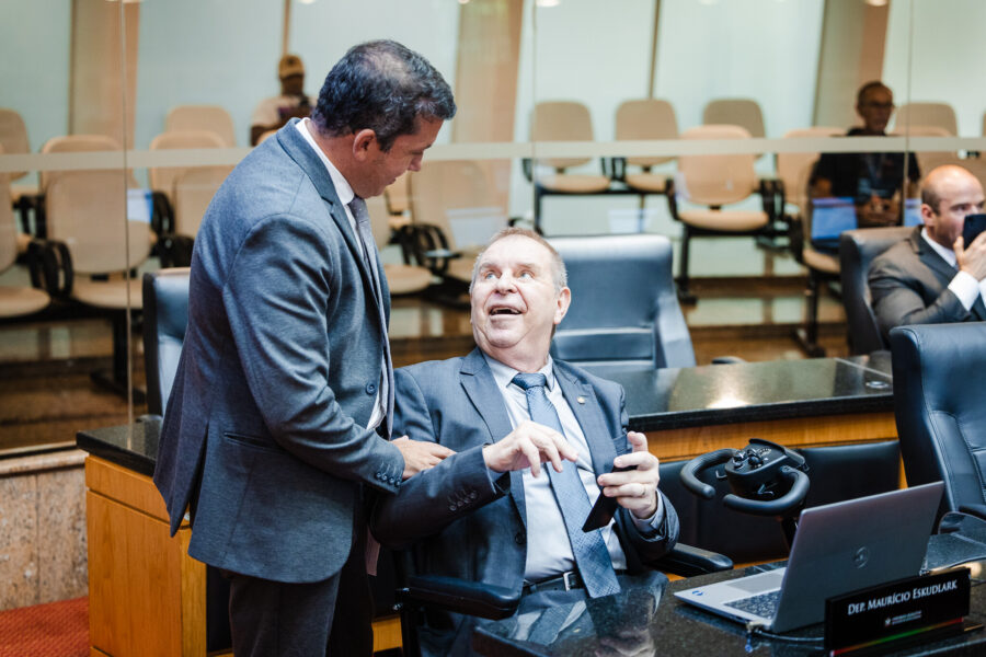 - Deputado Camilo Martins (Podemos) 	 - Deputado Maurício Eskudlark (PL) 

Bruno Collaço / Agência AL