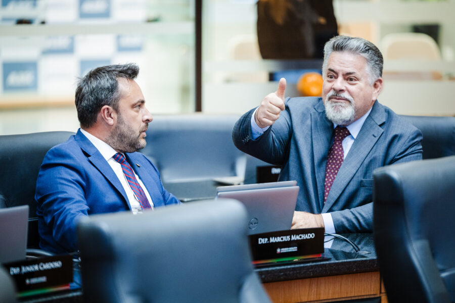- Deputado Marcius Machado (PL)  - Deputado Sergio Motta (Republicanos)

Bruno Collaço / Agência AL