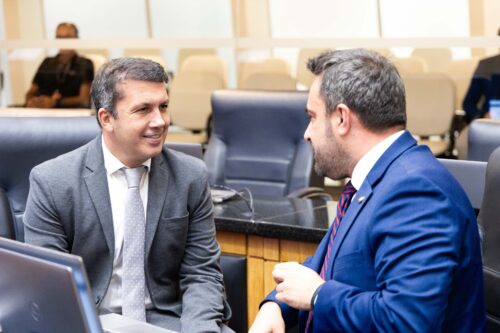 - Deputado Camilo Martins (Podemos)  - Deputado Marcius Machado (PL) Ana Quinto / Agência AL