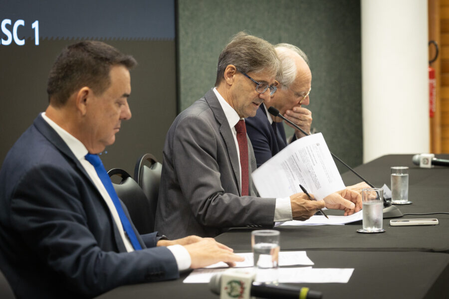 - Deputado Mauricio Peixer (PL)	
 - Deputado Neodi Saretta (PT) 	
 - Deputado Dr. Vicente Caropreso (PSDB)