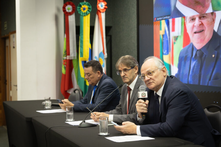 - Deputado Mauricio Peixer (PL)	 - Deputado Neodi Saretta (PT) 	
 - Deputado Dr. Vicente Caropreso (PSDB)