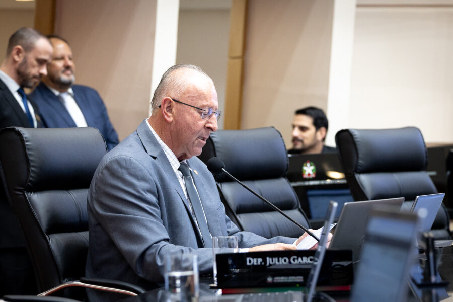 - Deputado Oscar Gutz (PL)