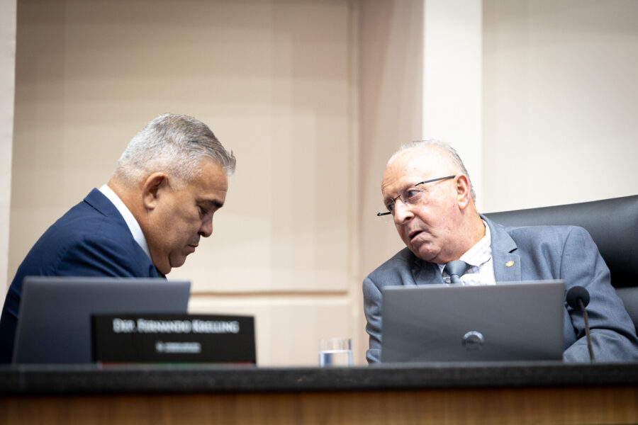 - Deputado Sargento Lima (PL)
 - Deputado Oscar Gutz (PL)