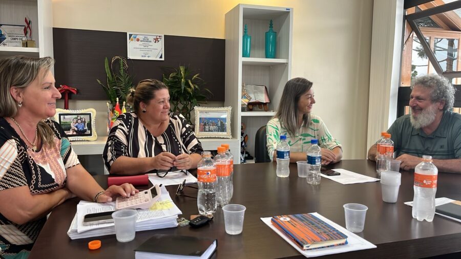 Prefeita Rozane Bortoncello Moreira, vereadoras Rosalva Boligon e Marilei Bernardi e o deputado Padre Pedro deram início ao projeto de Arranjo Produti