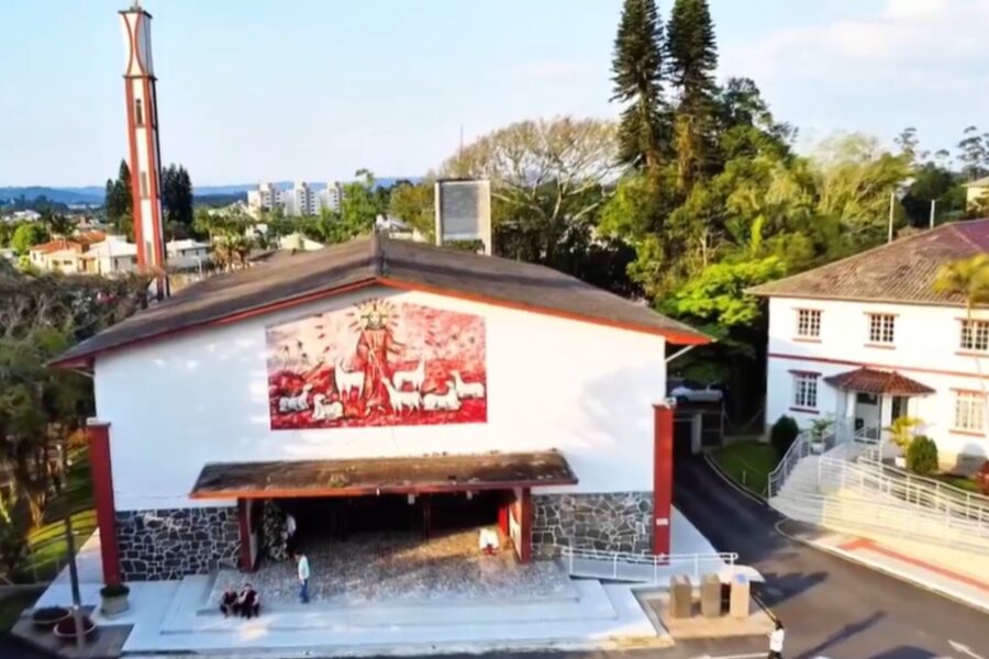 Deputado Minotto garante climatização do salão paroquial da Igreja Matriz de Forquilhinha.