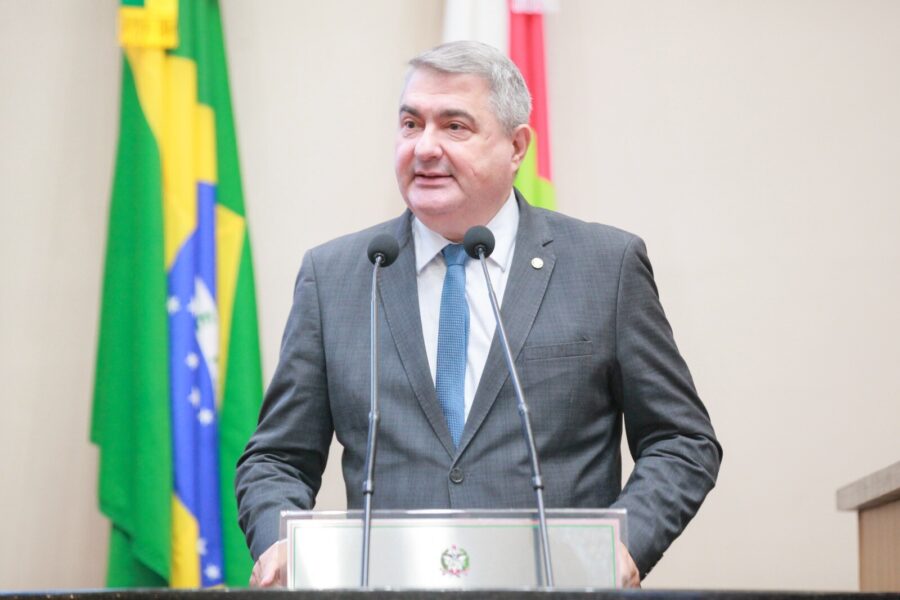 Deputado Lunelli.