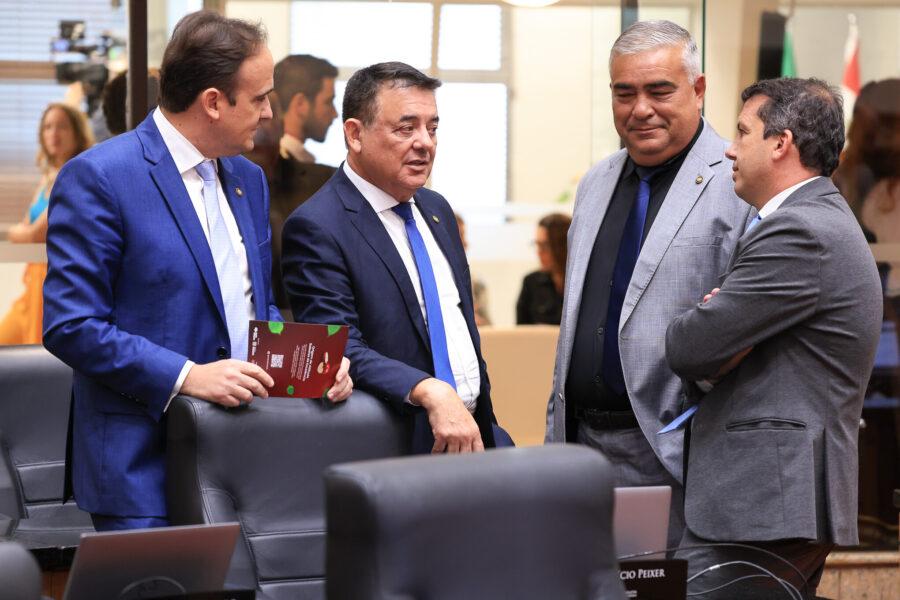 - Deputado Carlos Humberto (PL)
- Deputado Mauricio Peixer (PL)	
- Deputado Sargento Lima (PL) 	 - Deputado Camilo Martins (Podemos)