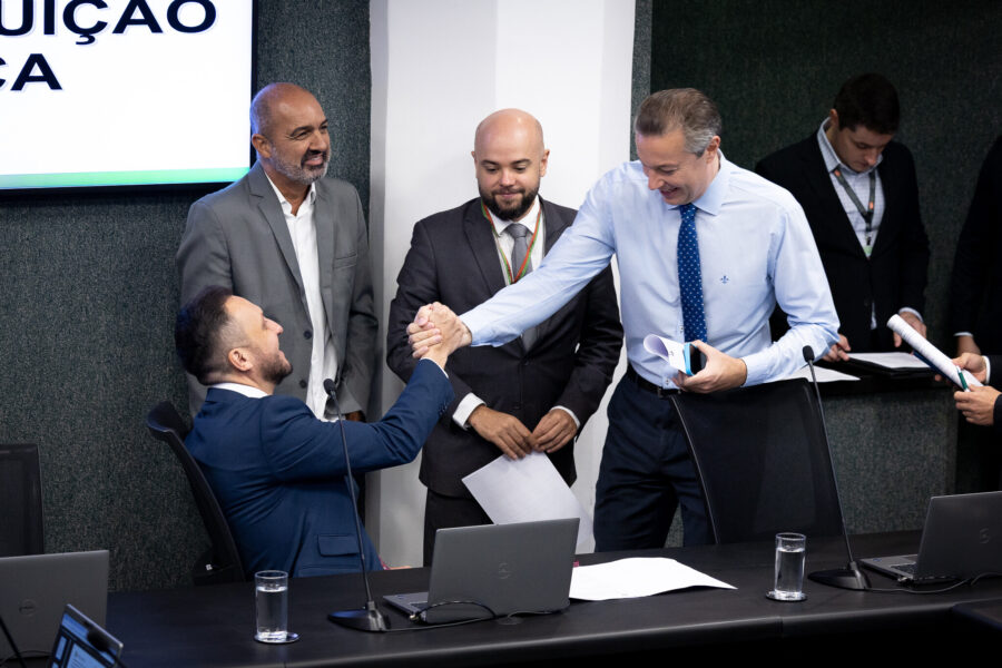 - Deputado Pepê Collaço (PP)
 - Deputado Napoleão Bernardes (PSD)
