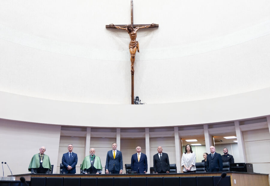 Mesa de autoridades.