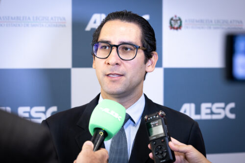 Março Azul reforça alerta sobre câncer de intestino, com mais de 45 mil casos por ano no Brasil