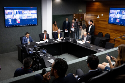 - Deputado Maurício Peixer (PL)
 - Deputado Neodi Saretta (PT)