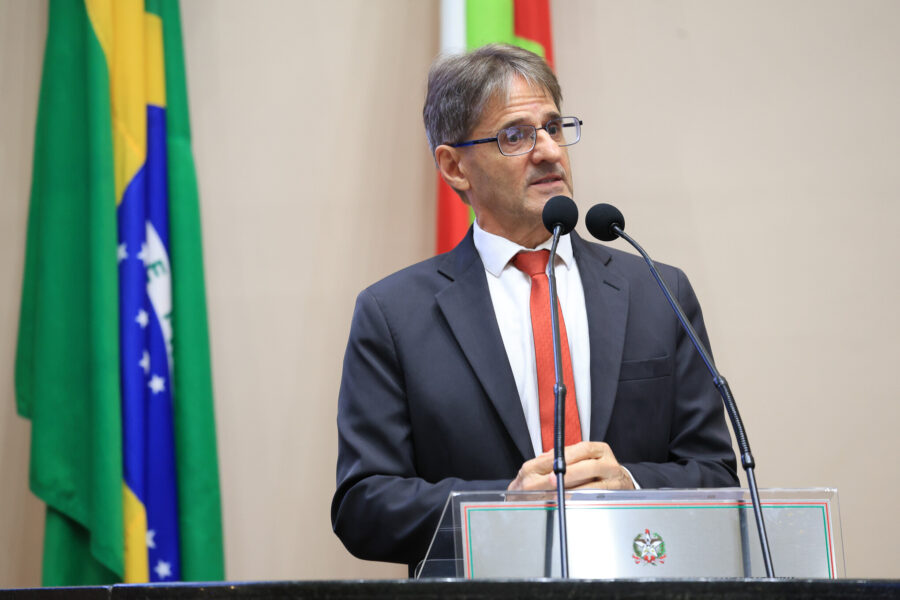 - Deputado Neodi Saretta (PT)