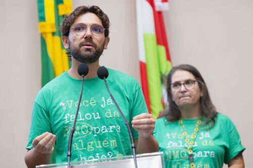 Sessão abre espaço para neurologista falar sobre doença rara que atinge mulheres jovens