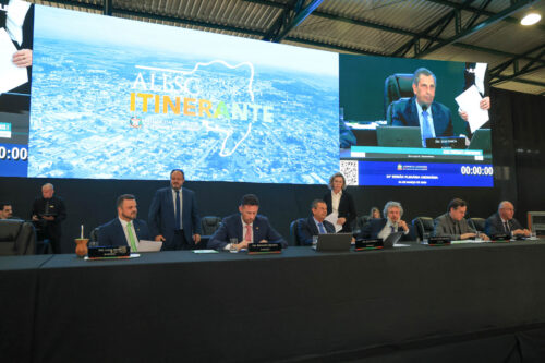 Segurança nas escolas, recursos e desenvolvimento pautam encontro da Alesc Itinerante