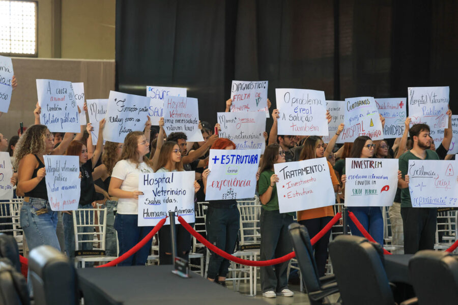 Universitários pedem a implantação de um hospital veterinário público em Curitibanos