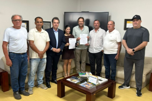 Minotto entrega ordens de serviço no valor de R$ 2 milhões para obras em Araranguá