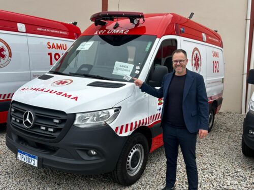 Entrega de ambulâncias do Samu reforça atendimento em Santa Terezinha e Imbuia com apoio de Oscar Gutz
