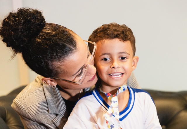 Nadynne Chagas e seu filho Matheus.