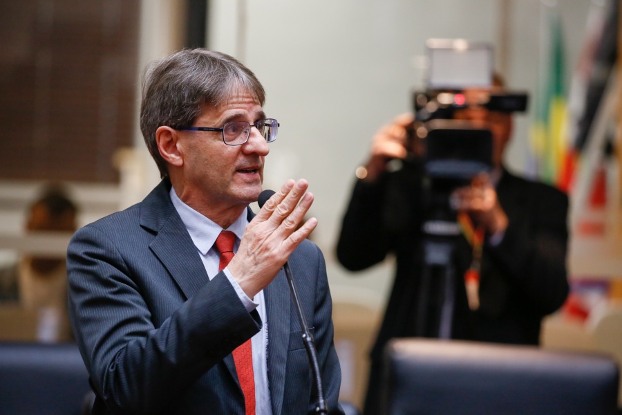 Cultura não é corrida contra o tempo: Saretta cobra explicações e revisão de edital