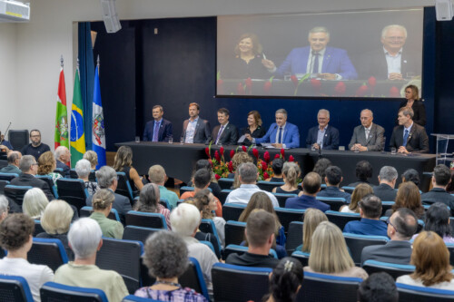 Sessão solene em homenagem ao grupo foi realizada na noite desta sexta (24), em Joinville