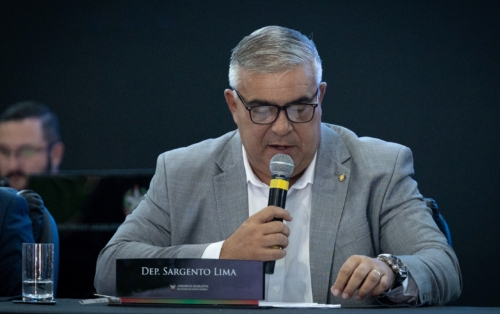 Sargento Lima propõe teste de sangue na gravidez, que evitará problemas com o bebê