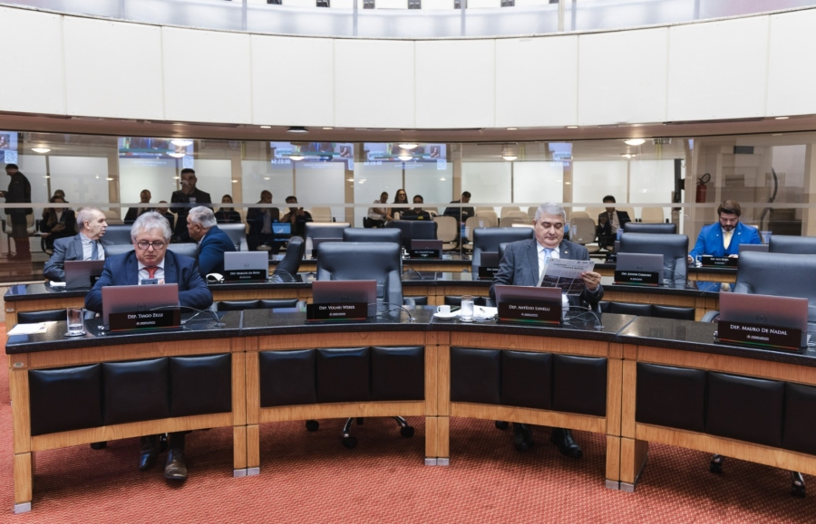 Plenário da Alesc, durante a sessão desta terça-feira (7)