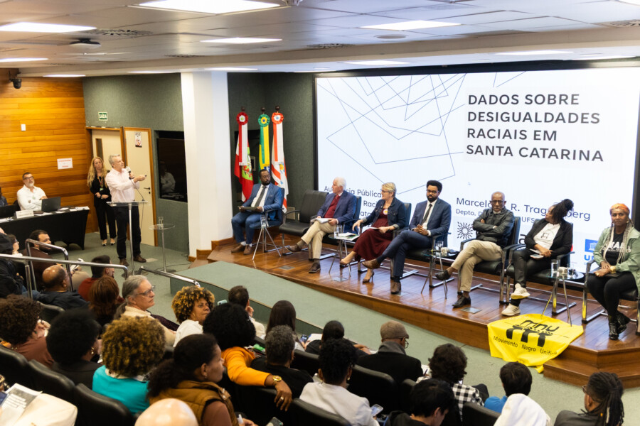 Audiência foi marcada também pela apresentação de estudo sobre a desigualdade racial no estado