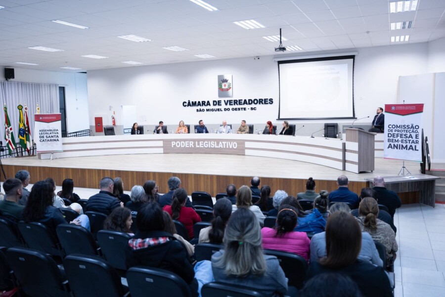Evento foi realizado pela Comissão de Proteção, Defesa e Bem-Estar, na noite desta sexta-feira (8)