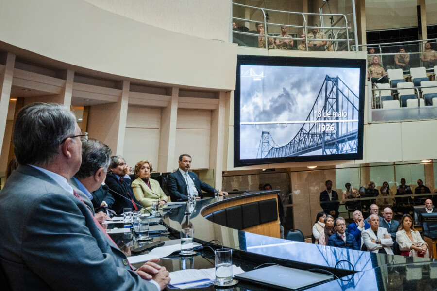 Legado de Hercílio Luz e importância da ponte que leva seu nome são destacados em sessão especial da Alesc