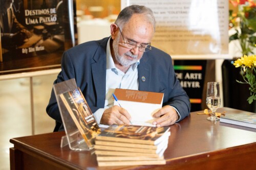 Orly Silva Martins, autor do livro lançado na Alesc nesta sexta (15)