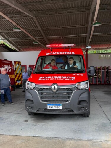 Lunelli entrega ambulância aos Bombeiros Voluntários de Corupá