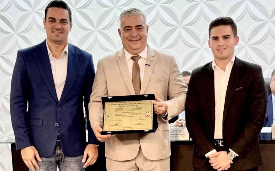 Sargento Lima e os vereadores Vinicius Soares e Ruan da Cunha.