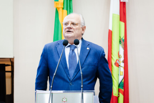 Deputado cobra votação de projeto que pune gestores por não executarem emendas parlamentares