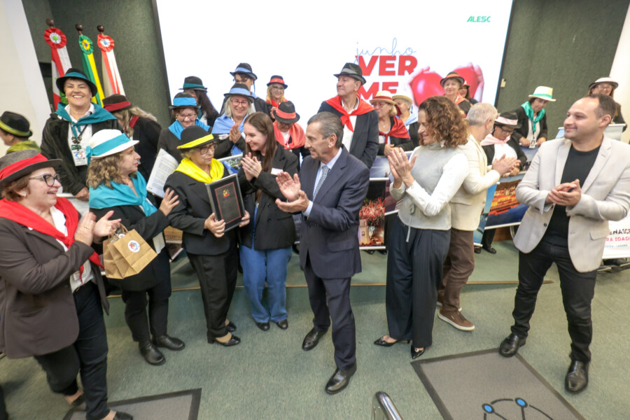 Moção de Aplauso ao Grupo de Terceira Idade Renascer da Barranceira, de Laguna.