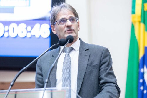 Saretta apresenta projeto para dar visibilidade à Neuromielite Óptica e doenças do espectro