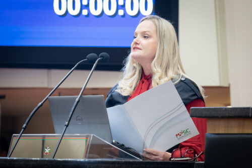 A procuradora-geral de Justiça de Santa Catarina, Vanessa Cavallazzi, apresentou o relatório aos deputados, na tarde desta terça-feira (9)
