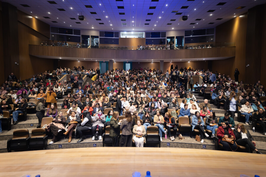 Seminário em Joinville debate inclusão e políticas públicas para pessoas com autismo