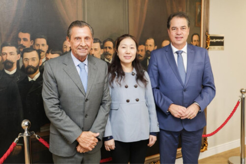 Minotto participa de reunião com Cônsul-Geral Adjunta da China na Alesc