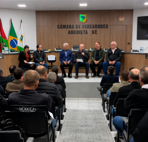 Celesc apresenta plano de ação em reunião com lideranças em Anchieta