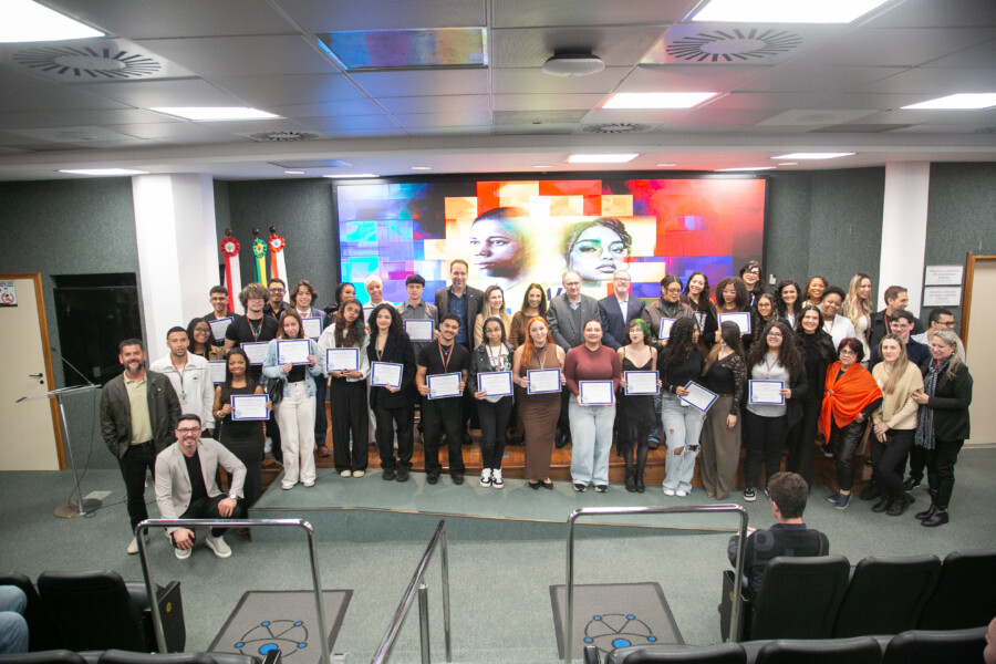 A formatura aconteceu no Plenarinho da Assembleia Legislativa.