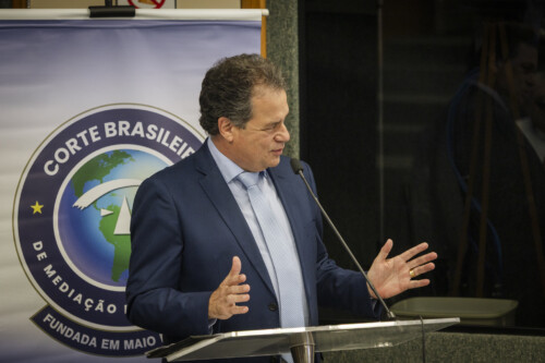 Lançamento do livro “Diálogos com o Consenso: 10 anos da Lei de Mediação”