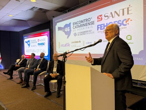 46º Encontro Catarinense de Hospitais: Dr. Vicente é convocado a comandar a Frente Parlamentar em Defesa da Saúde Catarinense