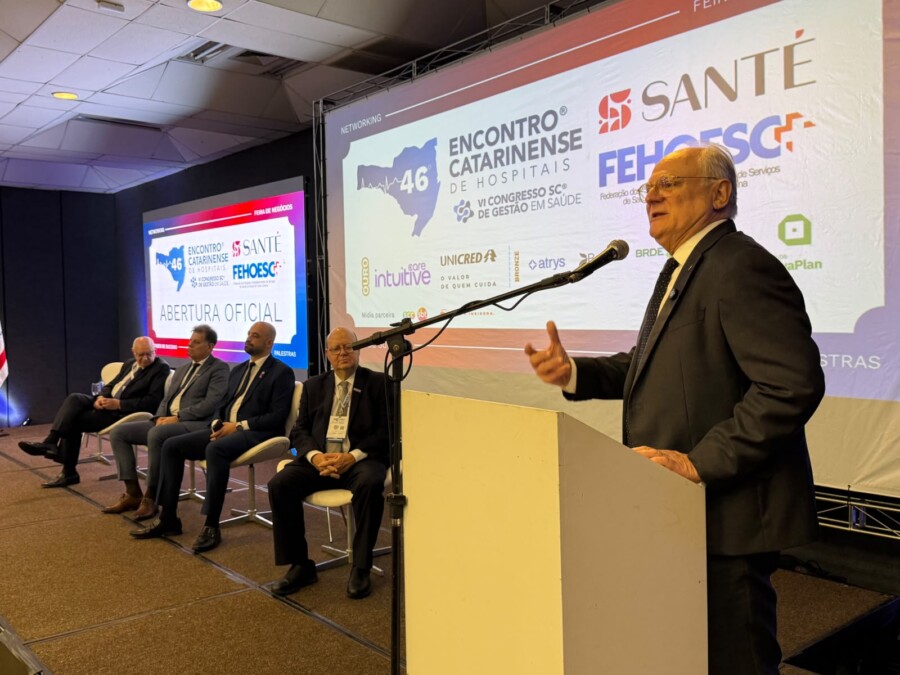 46º Encontro Catarinense de Hospitais: Dr. Vicente é convocado a comandar a Frente Parlamentar em Defesa da Saúde Catarinense